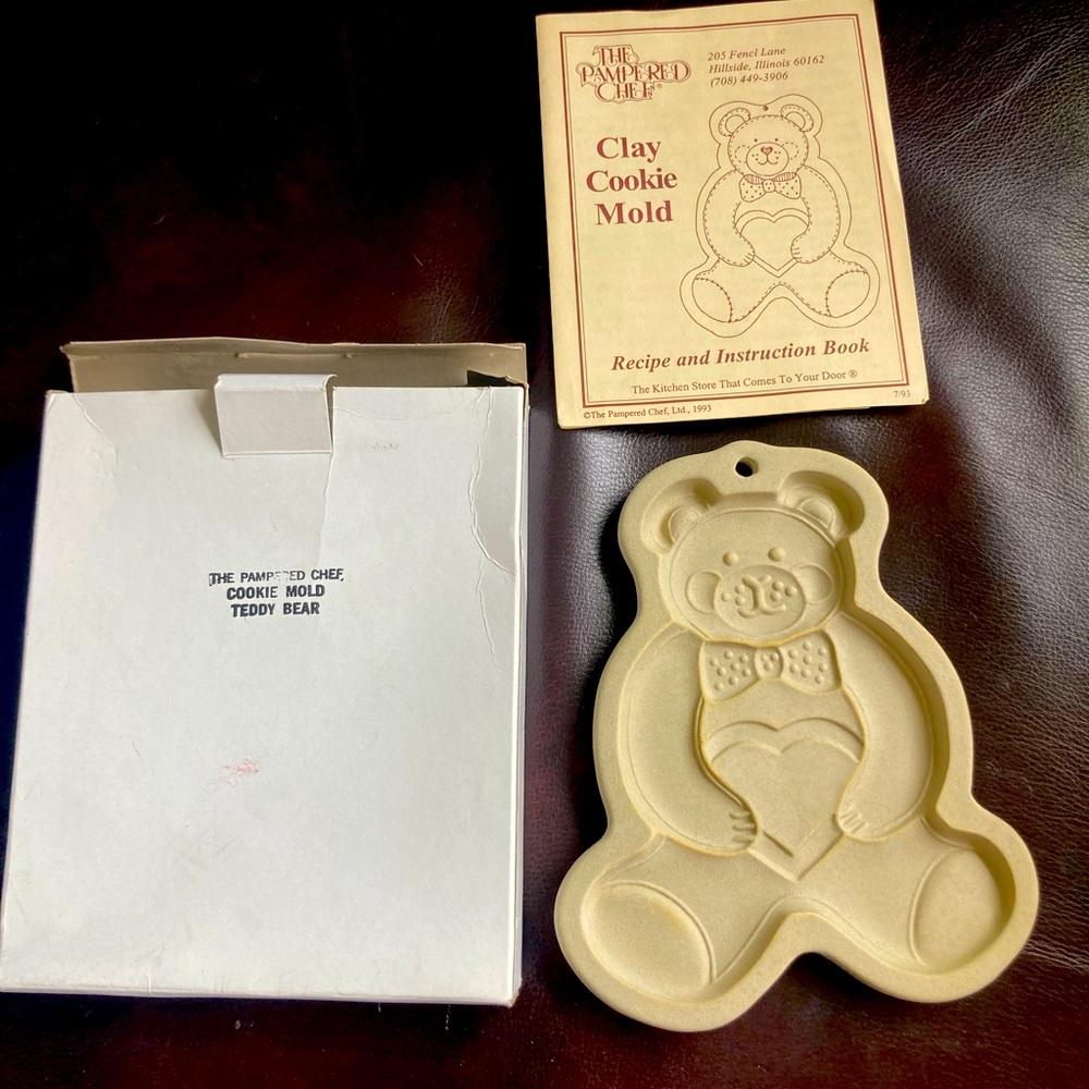 Pampered Chef New in Box Teddy Bear Cookie Mold